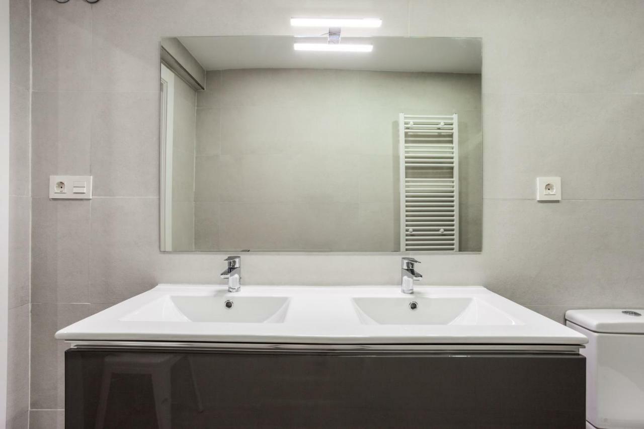 Apartamentos Reina Isabel Гранада Екстериор снимка